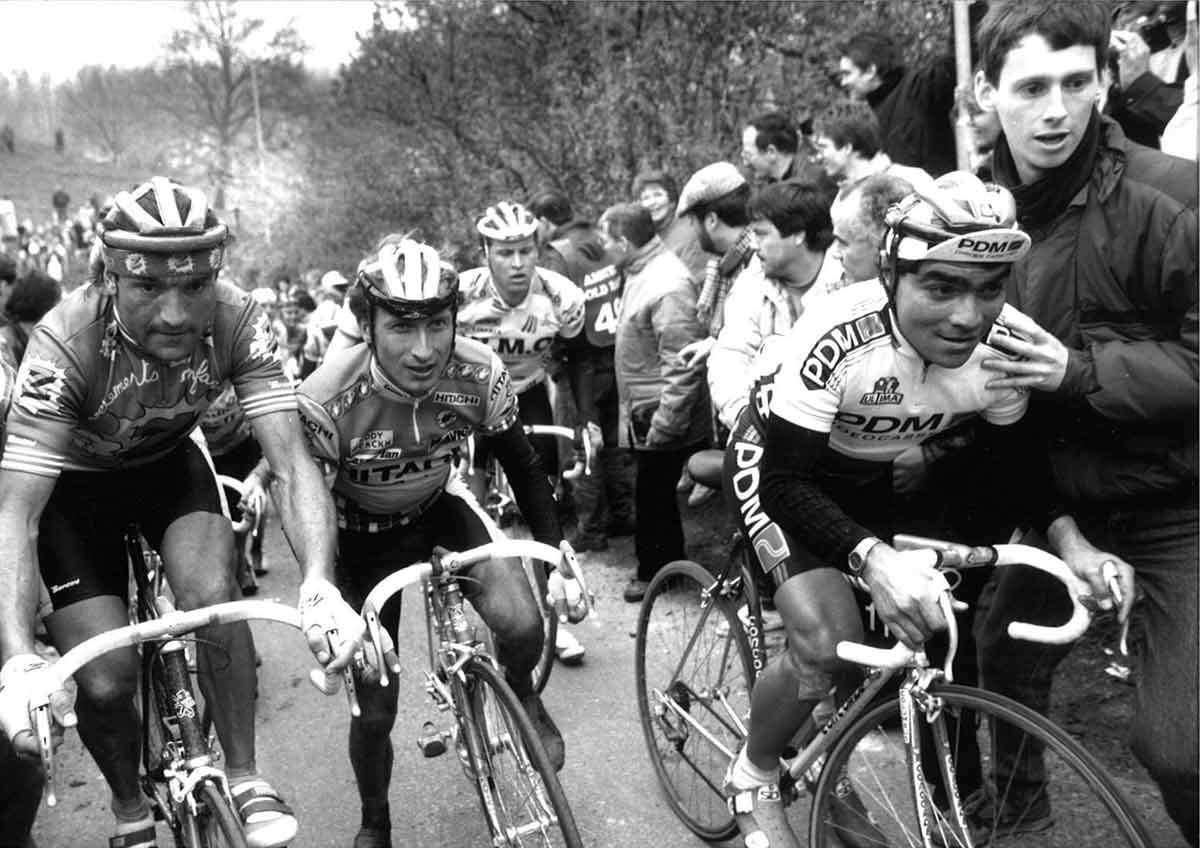 Stau am Keutenberg - v.l.n.r. Gilbert Duclos-Lasalle (Team Hitachi), Raul Alcala (Team PDM) - Amstel Gold Race - AmstelGoldRace 1989
