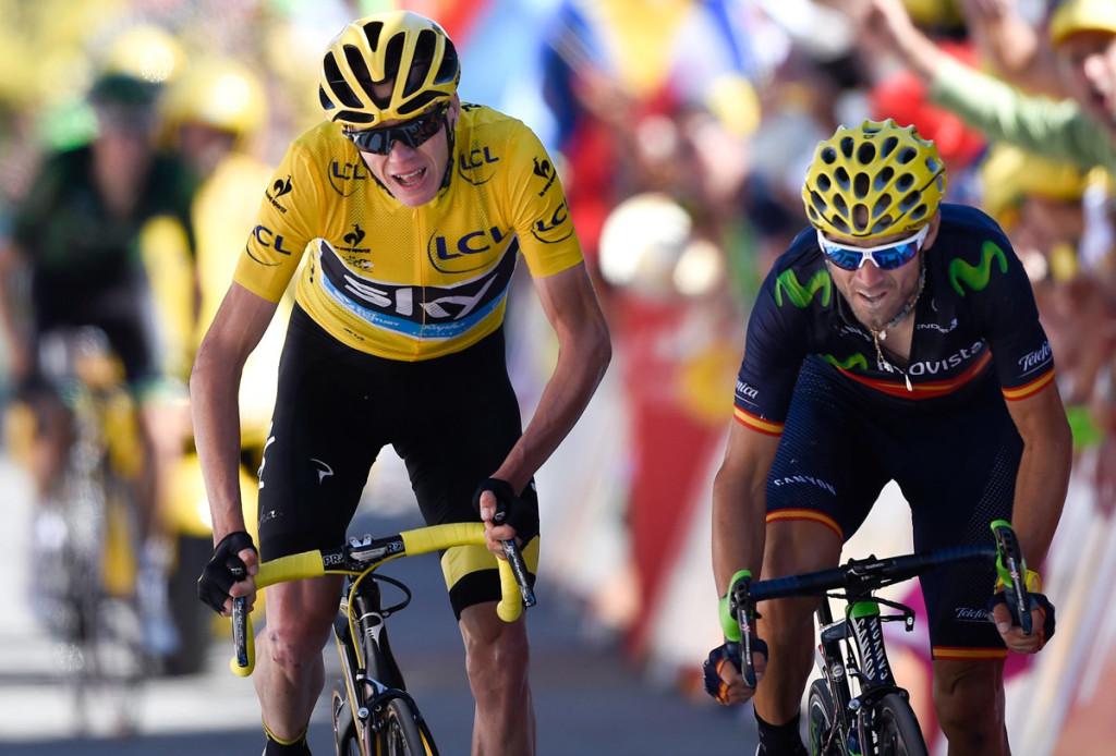 Chris Froome erreicht zusammen mit Alejandro Valverde das Ziel in Alpe d'Huez 
