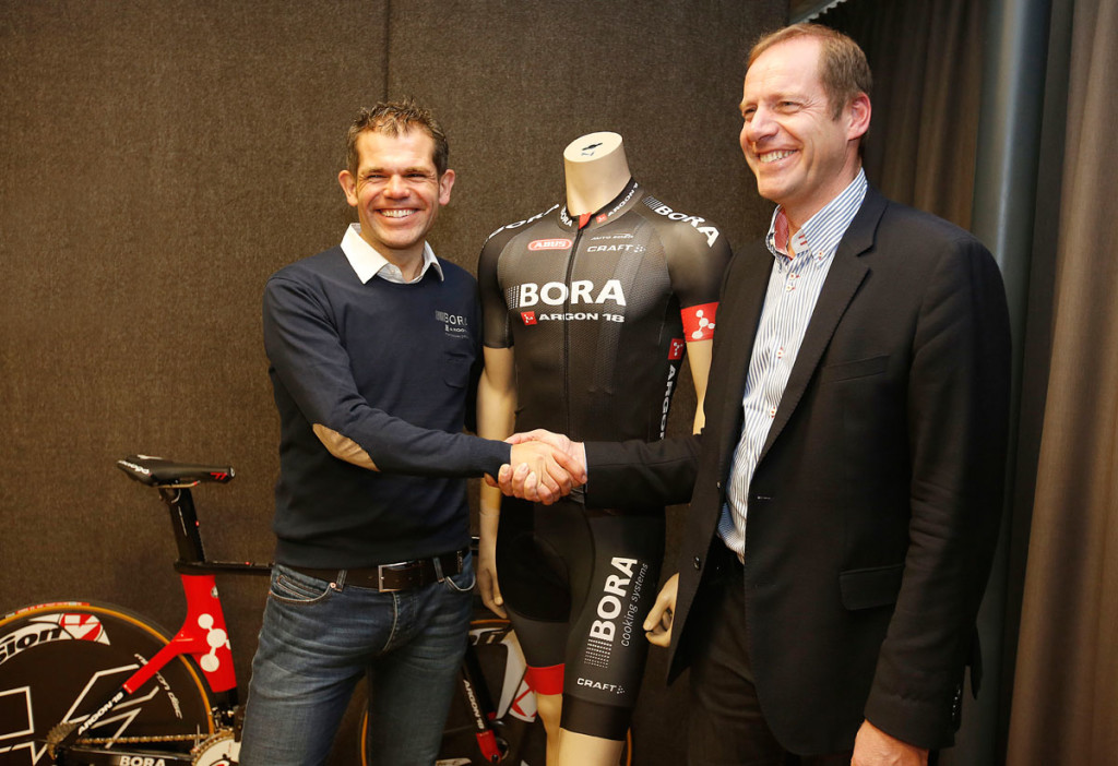 Ralph Denk mit Tour de France-Chef Christian Prudhomme (Foto: Roth&Roth roth-foto.de)