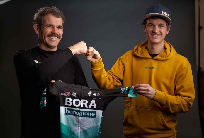 20201207_BORA_hansgrohe_teamshooting04994
