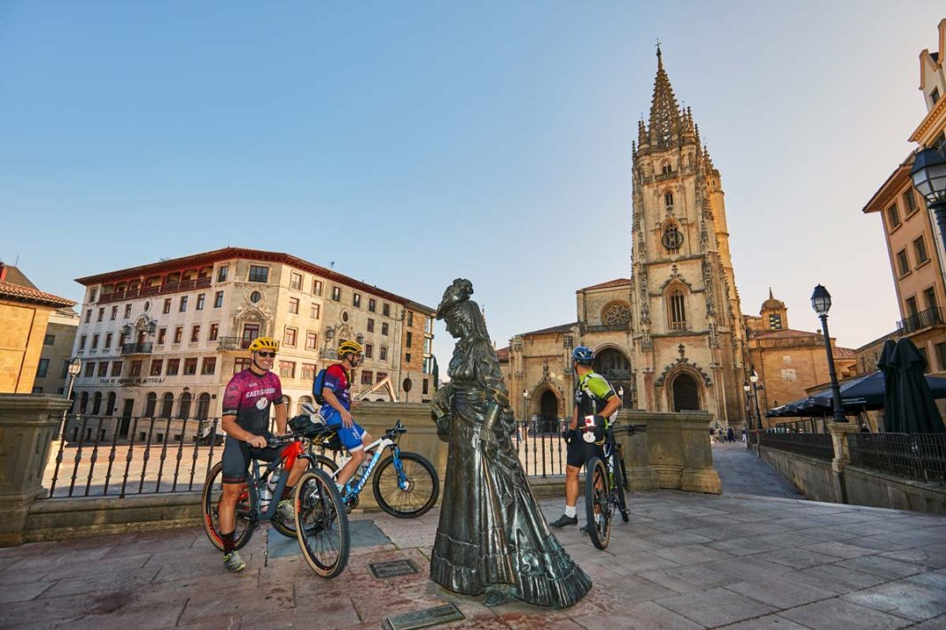 Catedral_oviedo_juan_de_tury_k